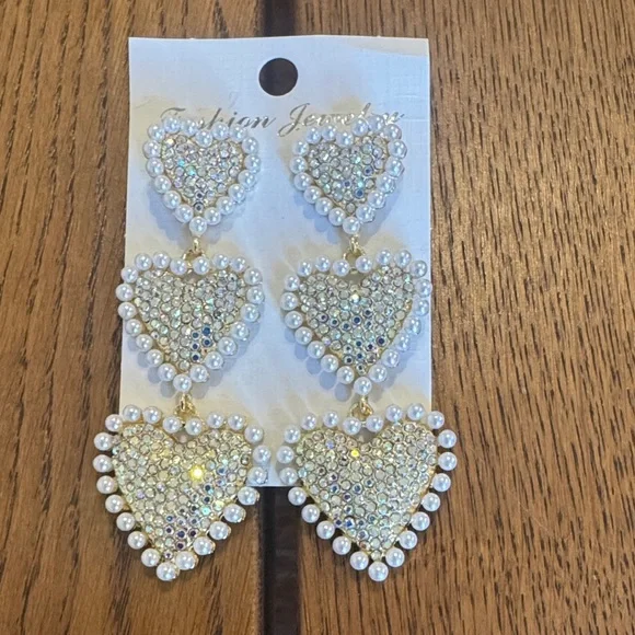 Fashion - Picture 1 of 3